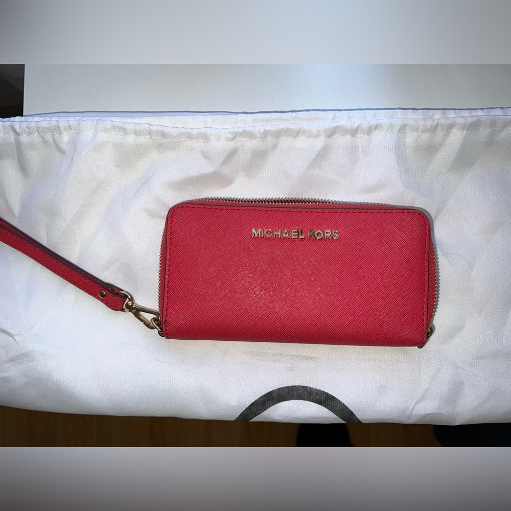 Michael Kors Coral Wrist Wallet